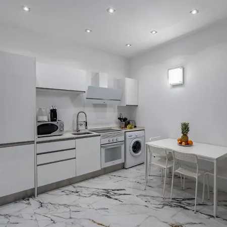 Puerto Banus Aparthotel 3*