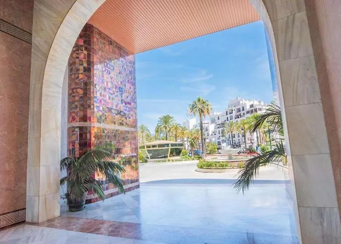 Ξενοδοχείο με διαμερίσματα Puerto Banus Μαρμπέλλα