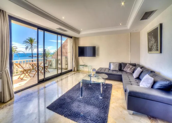 Ξενοδοχείο με διαμερίσματα Puerto Banus 3*